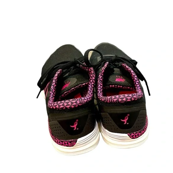 Women’s New Balance black sneakers Size 10 - Picture 3 of 7